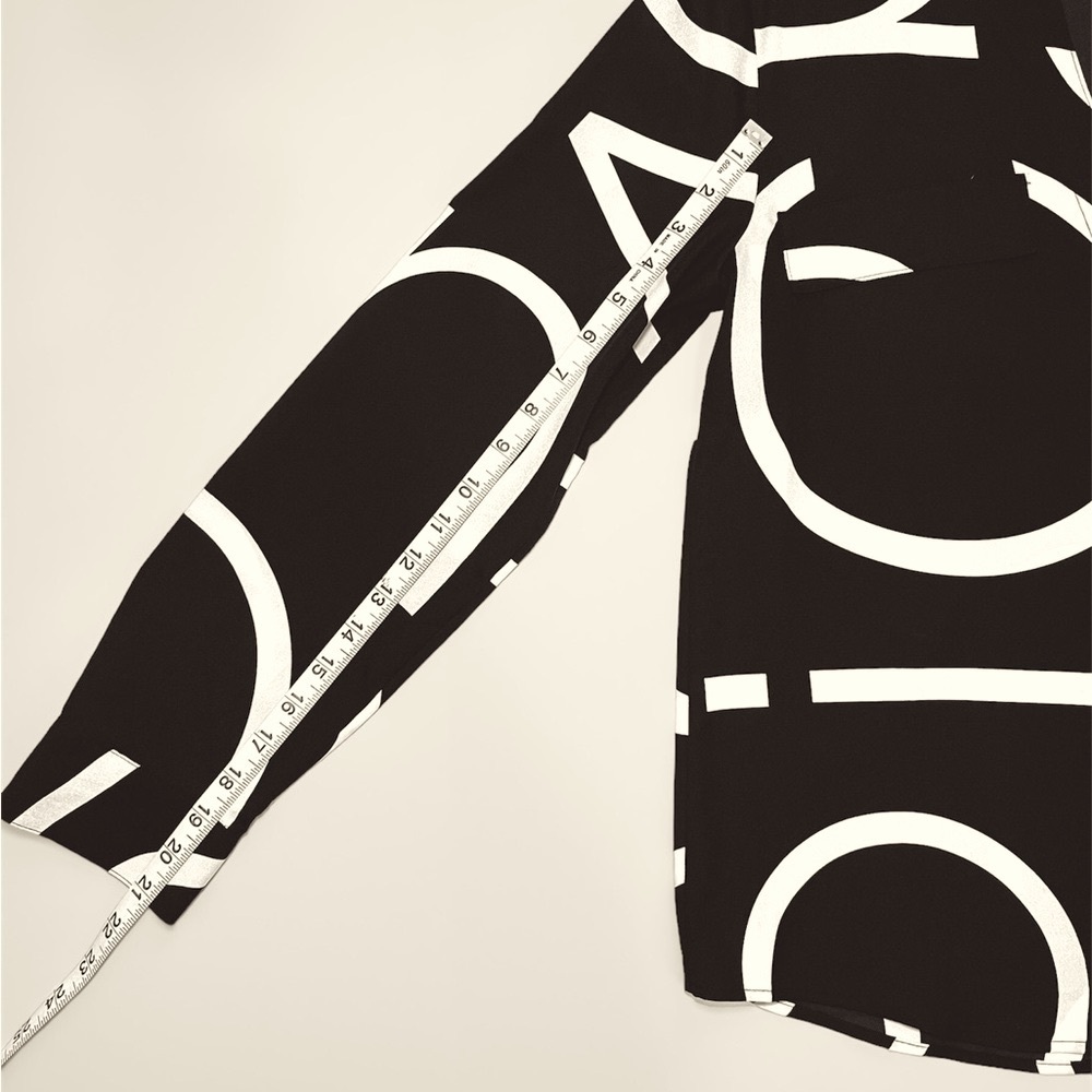 Calvin Klein Black & White long sleeve Logo Button Down Blouse Size; Small - Picture 4 of 7